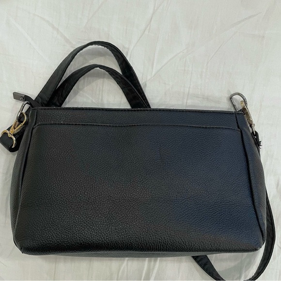 Elegant Black Cross Body Bag - Picture 10 of 16